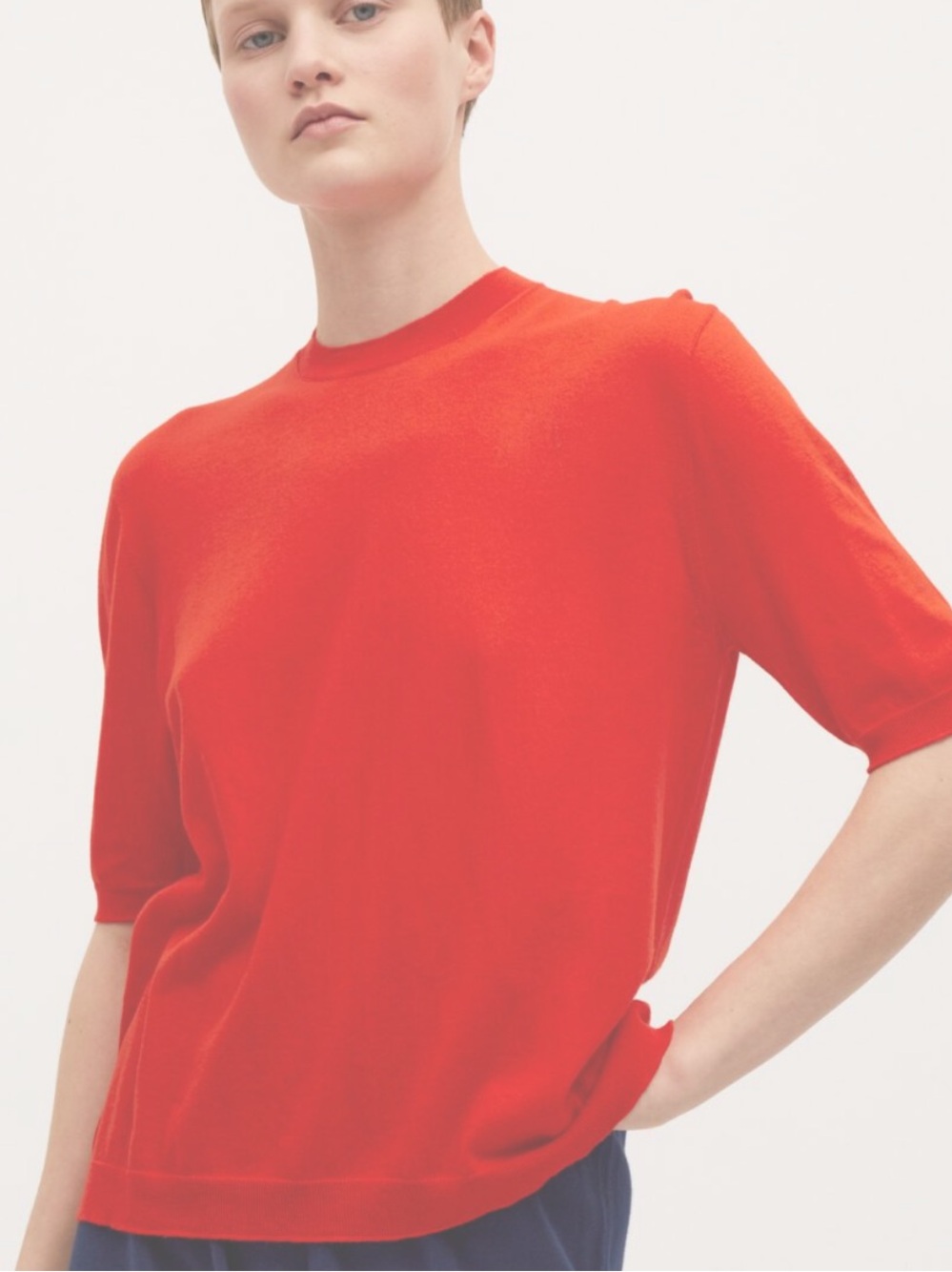 Babaa no 59 Short-Sleeve Crewneck Top in Red Summer Flame